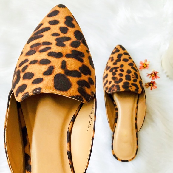 5⭐️LEOPARD MULES SLIP ON FLATS- Shoe - Picture 4 of 4